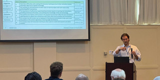 Kay Hönemann presents his research at the conference