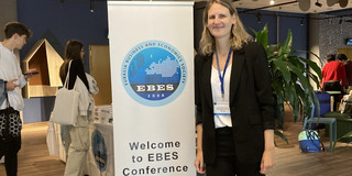 Frau Dr. Karen Wesely (rechts im Bild) vertritt die Professur für Marketing auf der 45. EBES Conference