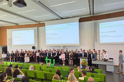 Gruppe der Bachelorabsolvent*innen
