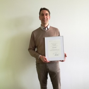 Foto Verleihung Lehrpreis WS 2018/2019 an Prof. Dr. Jens Rowold Foto Verleihung Lehrpreis WS 2018/2019 an Prof. Dr. Jens Rowold