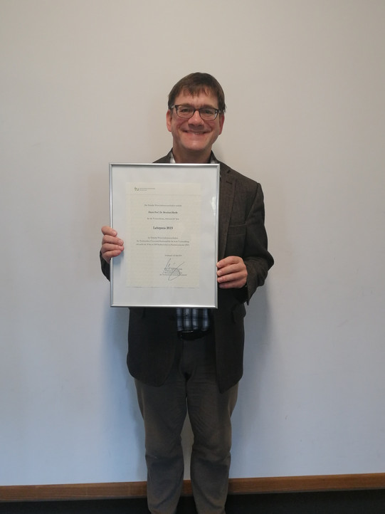 Foto Verleihung Lehrpreis SS 2019 an Prof. Dr. Bernhard Kreße
