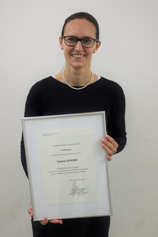 Foto Verleihung Lehrpreis 2019/2020 an Saskia Fleig