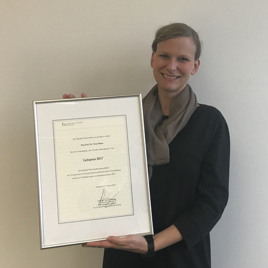 Prof. Dr. Tessa Flatten erhält die Lehrinnovationsauszeichnung