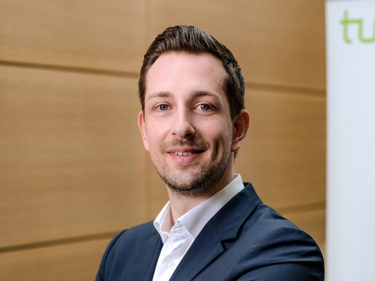 Foto JProf. Dr. Simon Hensellek
