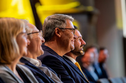 Foto der in der Bildunterschrift genannten Personen