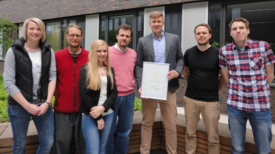 Foto Verleihung Lehrpreis 2014/2015 an Dr. Markus Siepermann Foto Verleihung Lehrpreis 2014/2015 an Dr. Markus Siepermann