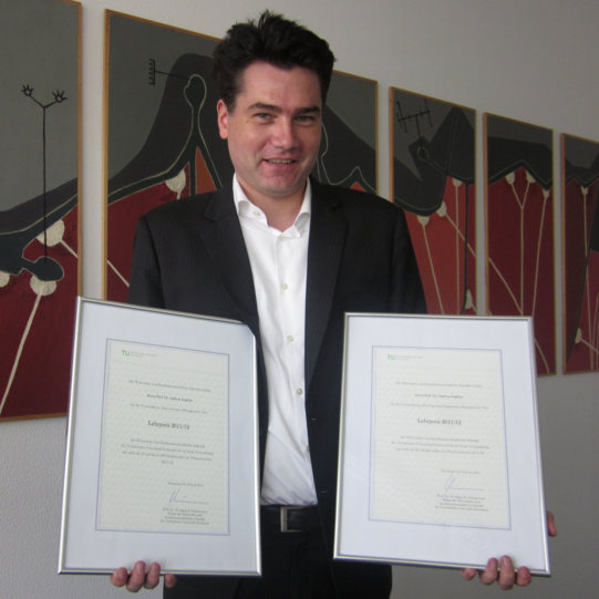 Photo Presentation of the Teaching Award 2012/2013 to Prof. Dr. Andreas Engelen
