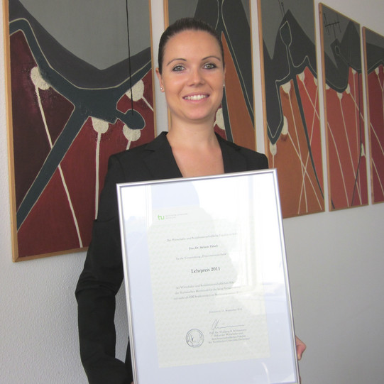 Photo Presentation of the Teaching Award 2011 to Dr. Stefanie Paluch