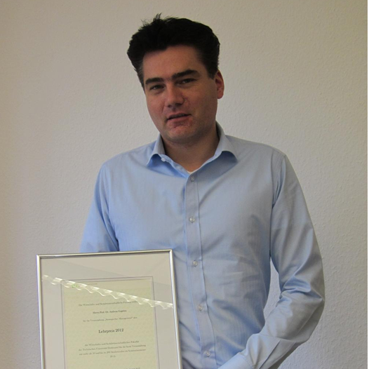 Foto Verleihung Lehrpreis 2015/2016 an Prof. Dr. Andreas Engelen Foto Verleihung Lehrpreis 2015/2016 an Prof. Dr. Andreas Engelen