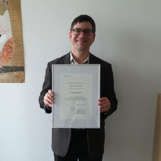 Foto Verleihung Lehrpreis 2018/2019 an Prof. Dr. Bernhard Kreße