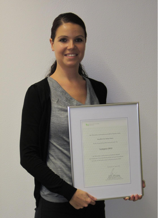 Foto Verleihung Lehrpreis 2012 an JProf. Dr. Stefanie Paluch
