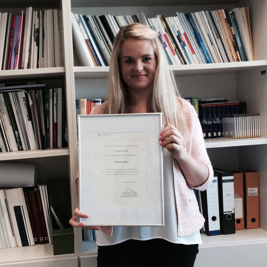 Photo Presentation of the Teaching Award 2015 to Katharina Dyballa