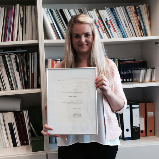 Foto Verleihung Lehrpreis 2015 an Katharina Dyballa Foto Verleihung Lehrpreis 2015 an Katharina Dyballa